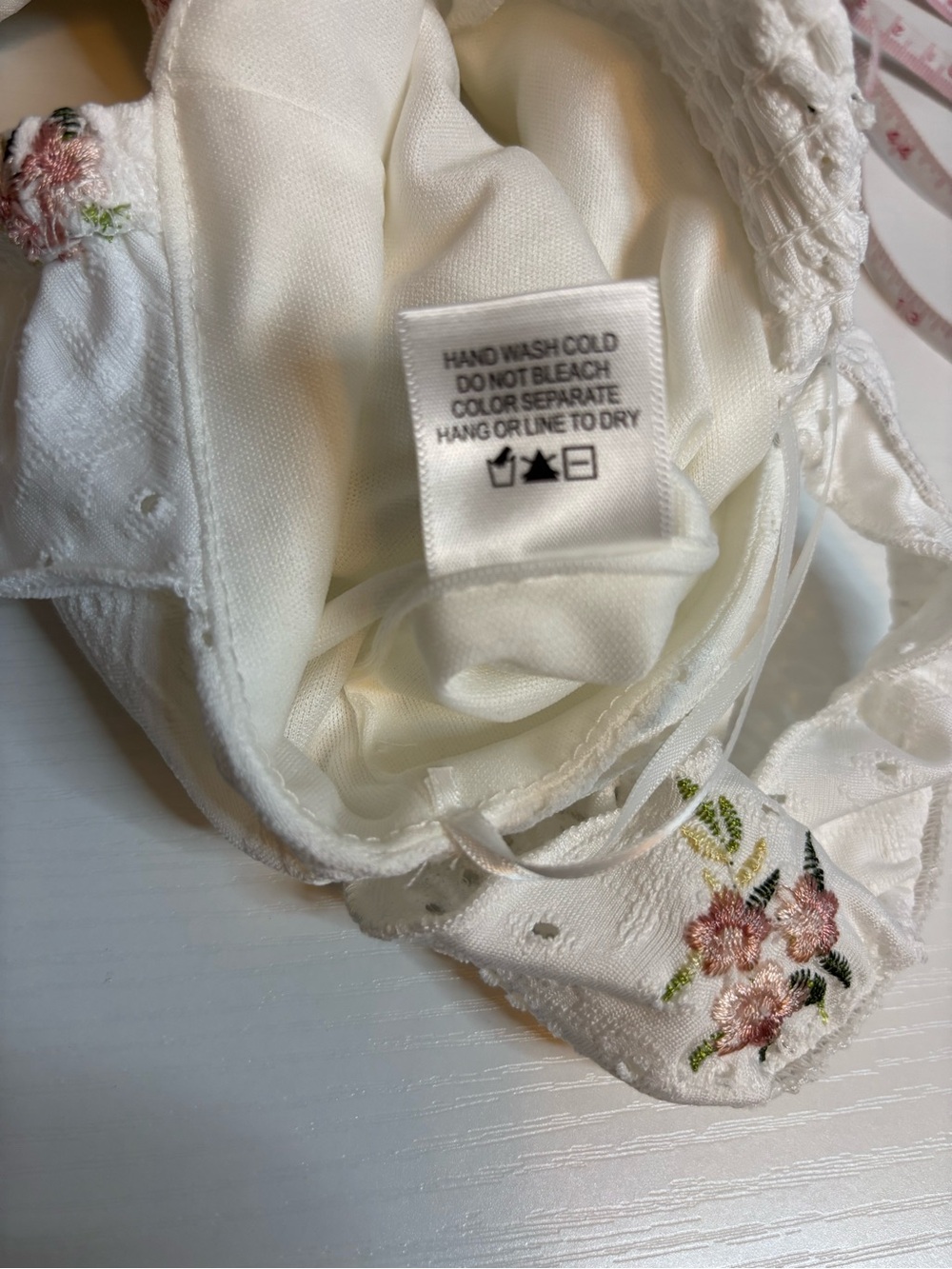 White Eyelet Floral Square-Neck Tank Top Kirious Los Angeles  Size Medium - Picture 7 of 7